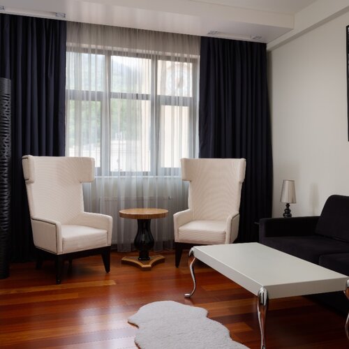 Полулюкс с видом на площадь