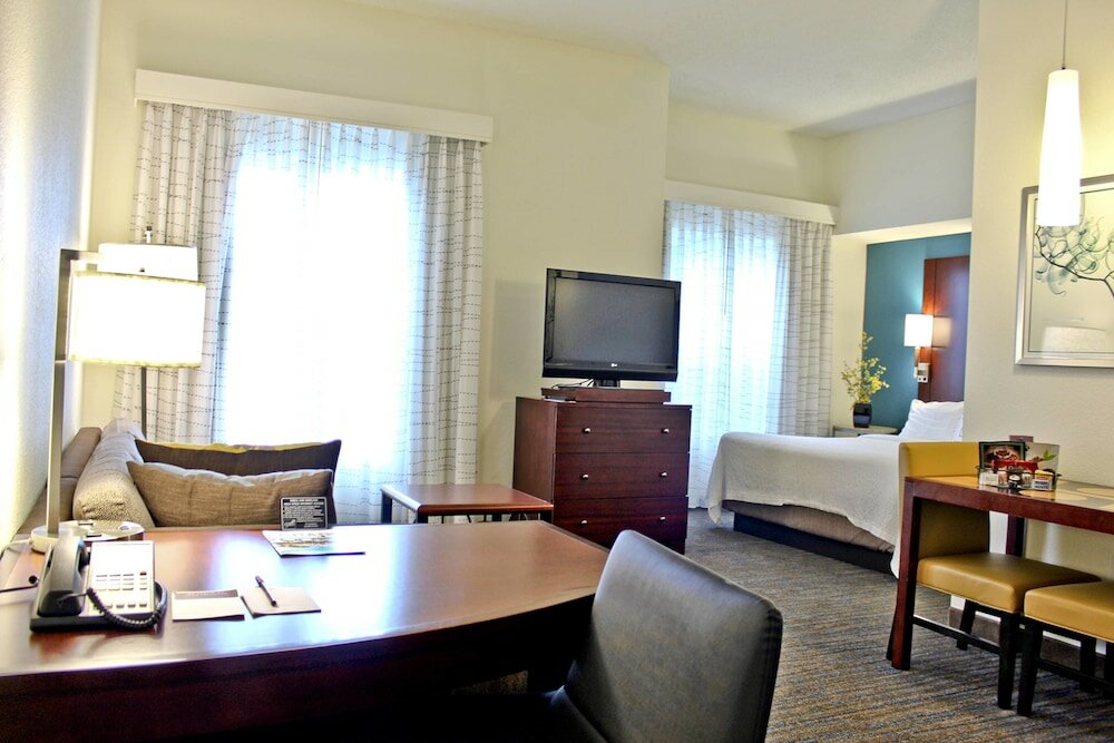 Studio, 1 King Bed with Sofa bed (Mobility/Hearing Accessible, Tub)