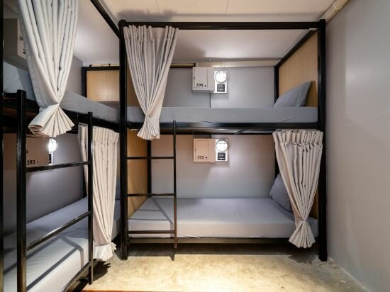 Bed In 8 Bed Mixed Dormitory (290)