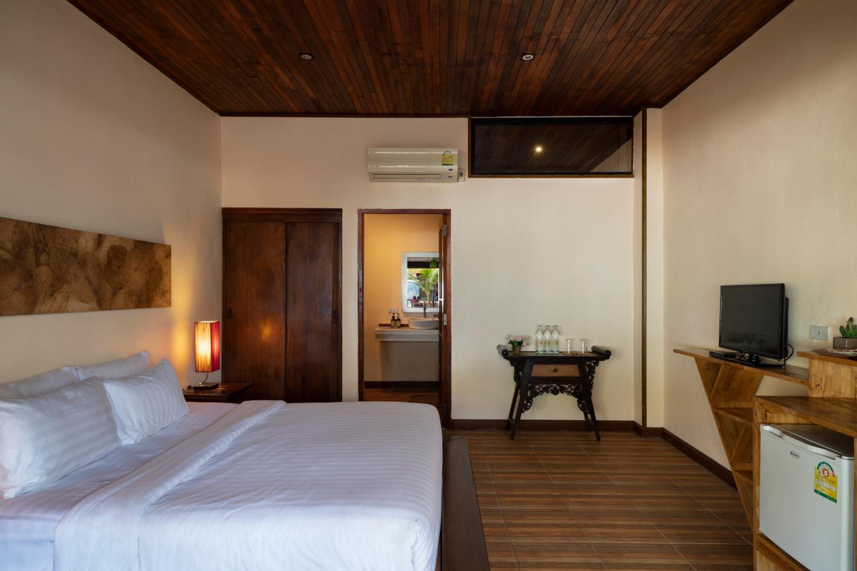 Beachfront Standard Suite