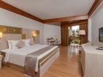 Deluxe Side Sea View 1 King Bed в Best Western Premier Bangtao Beach Resort & SPA
