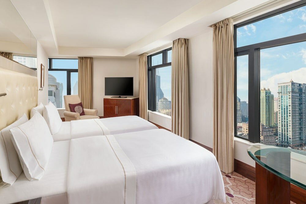 Room, 2 Twin Beds, City View