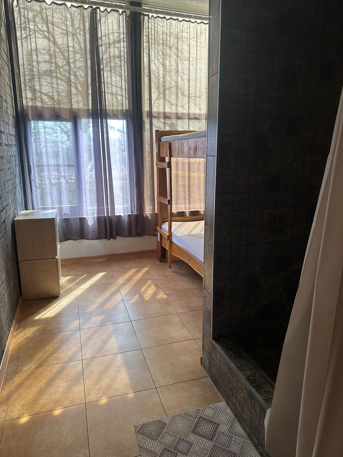 Общий номер для женщин с 8 кроватями