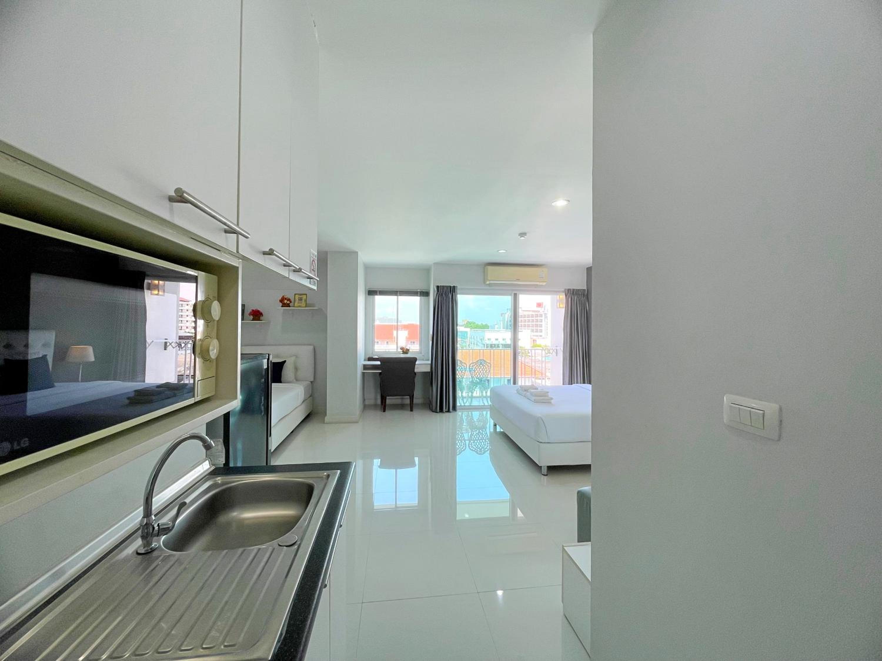 Triple Room with Pool View