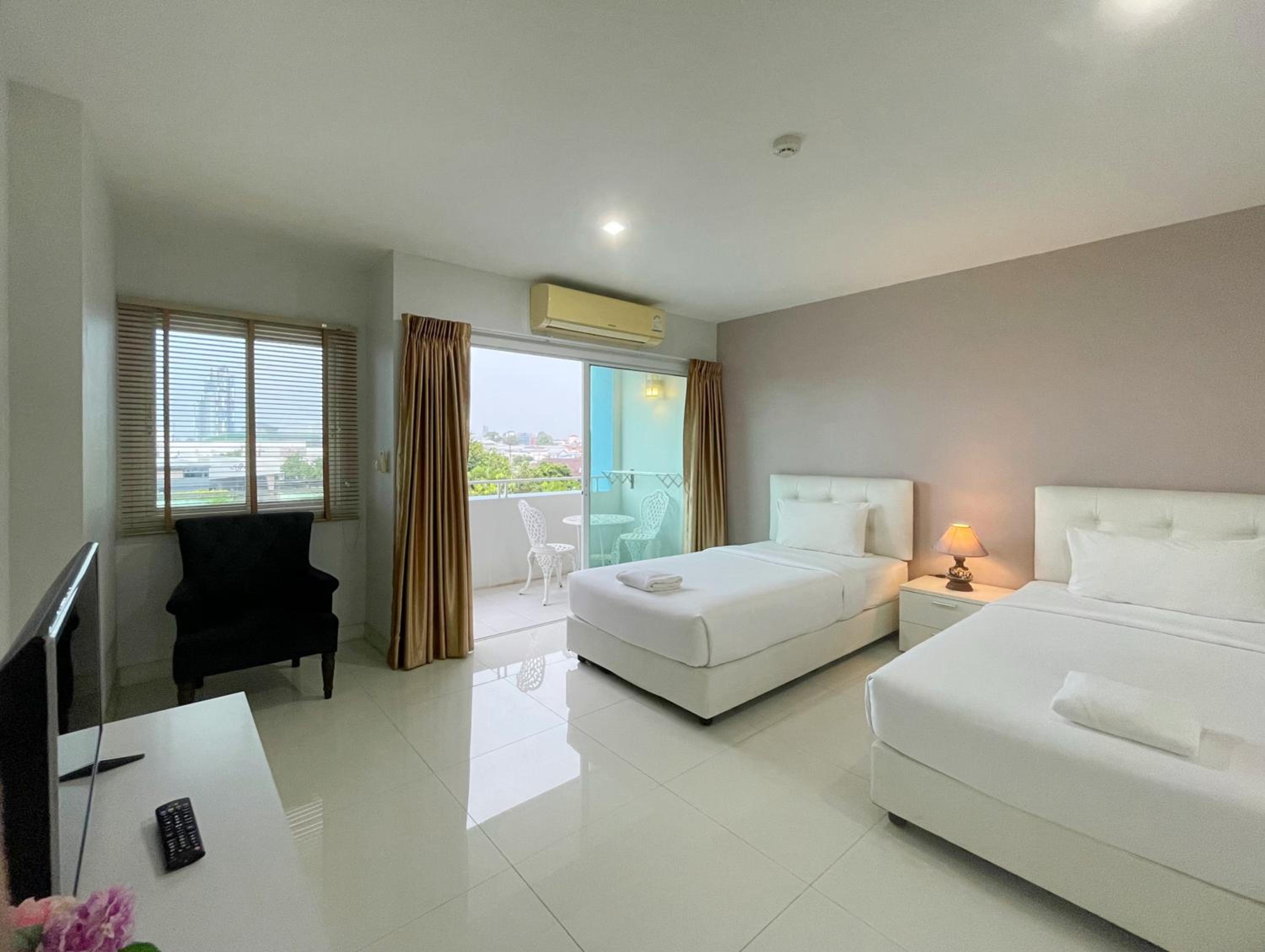 Superior Double or Twin Room with Terrace
