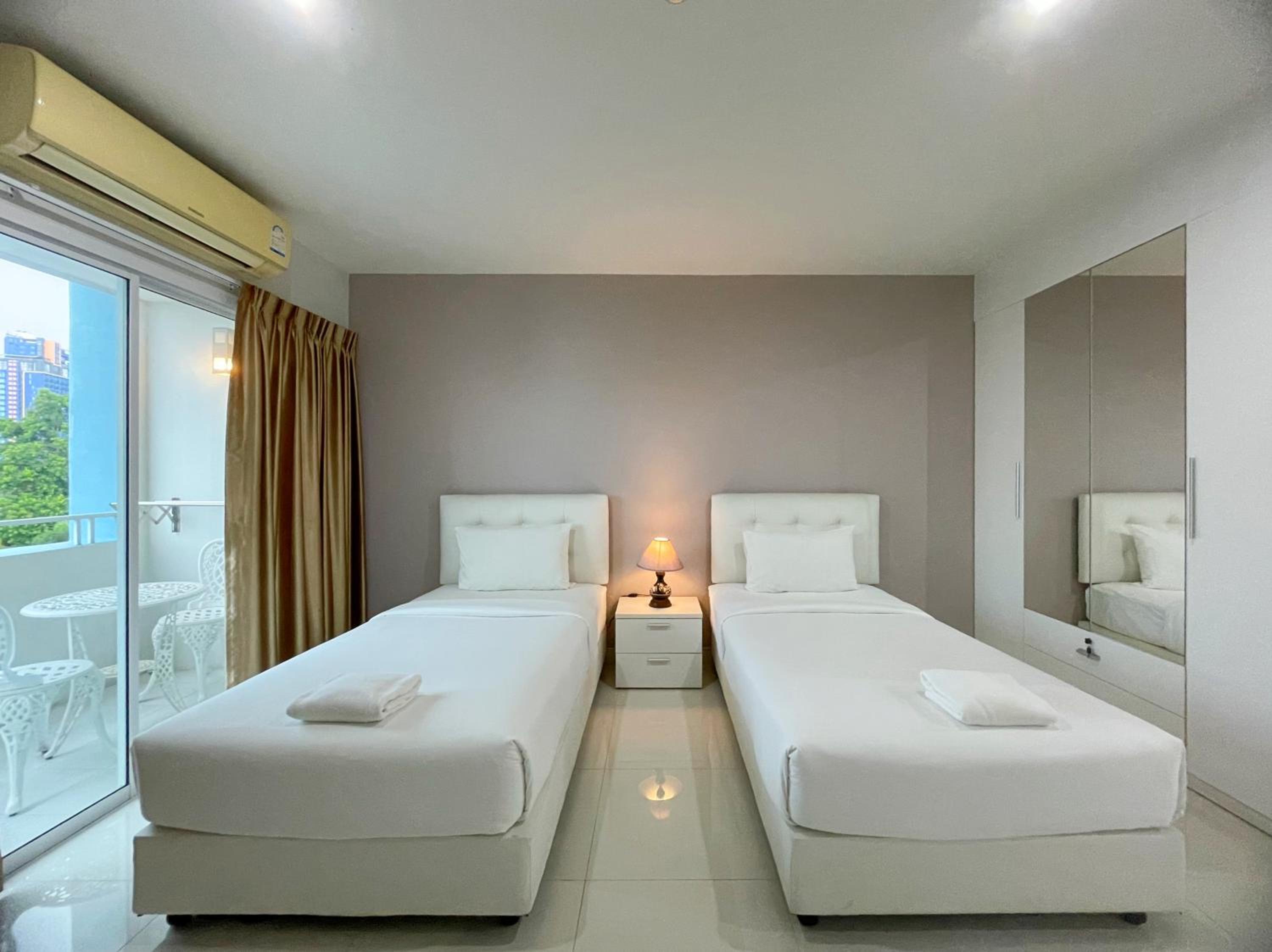 Superior Double or Twin Room with Terrace
