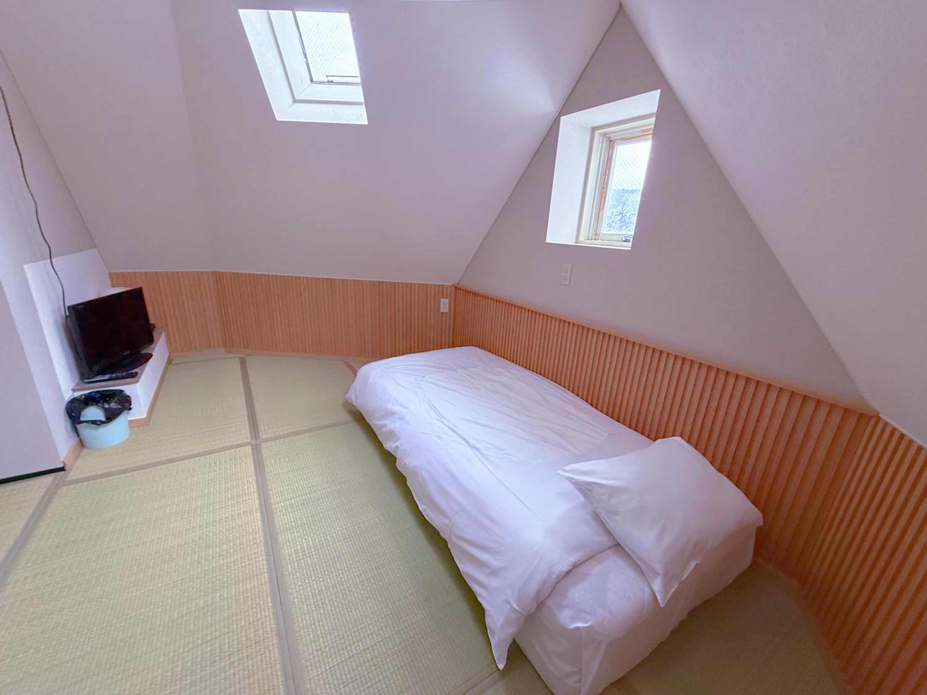 Economy Single Room