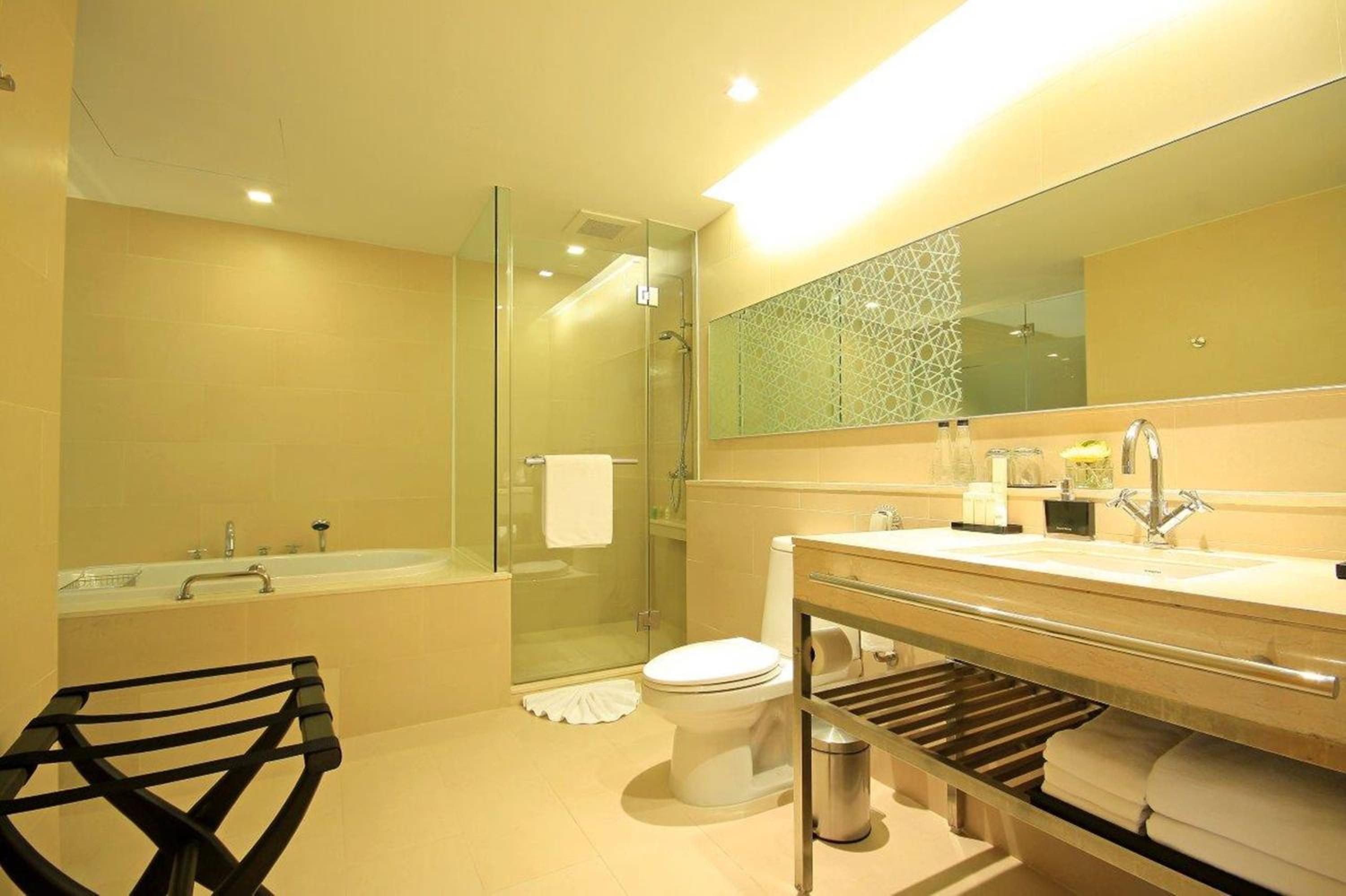 One-Bedroom Suite King Bed with Private Balcony