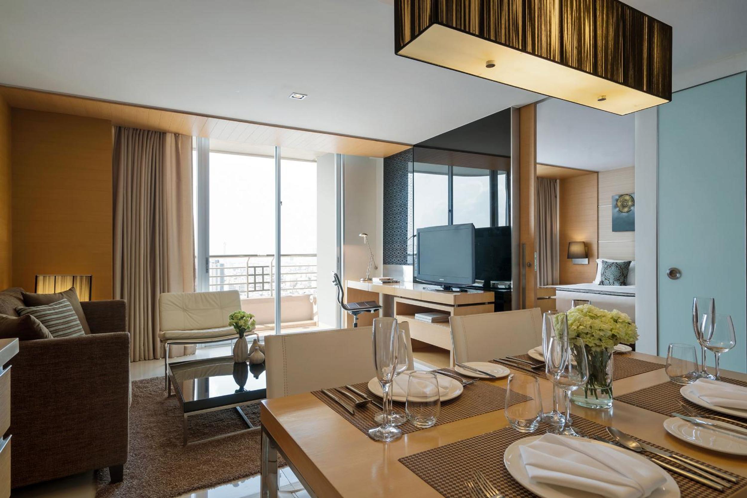One-Bedroom Suite King Bed with Private Balcony
