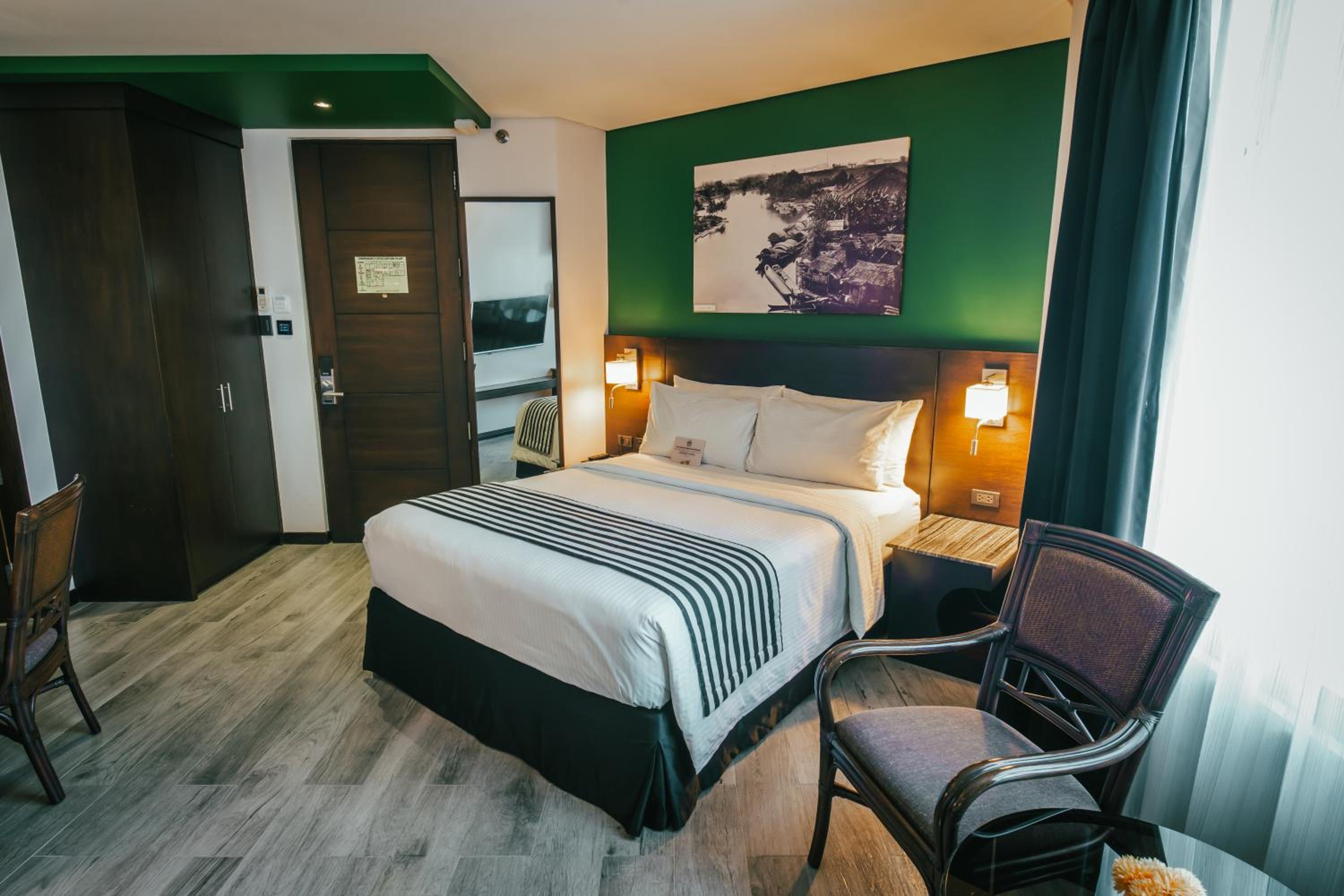 Premium Deluxe Queen Room
