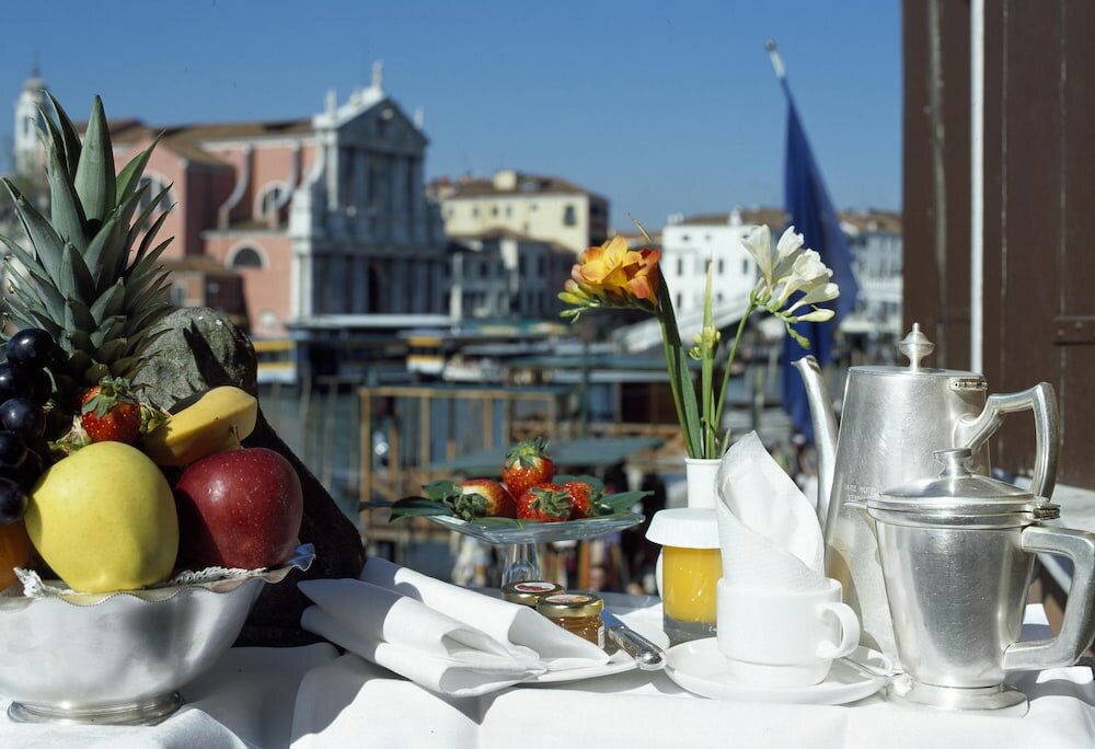 Superior Double or Twin Room, Canal View