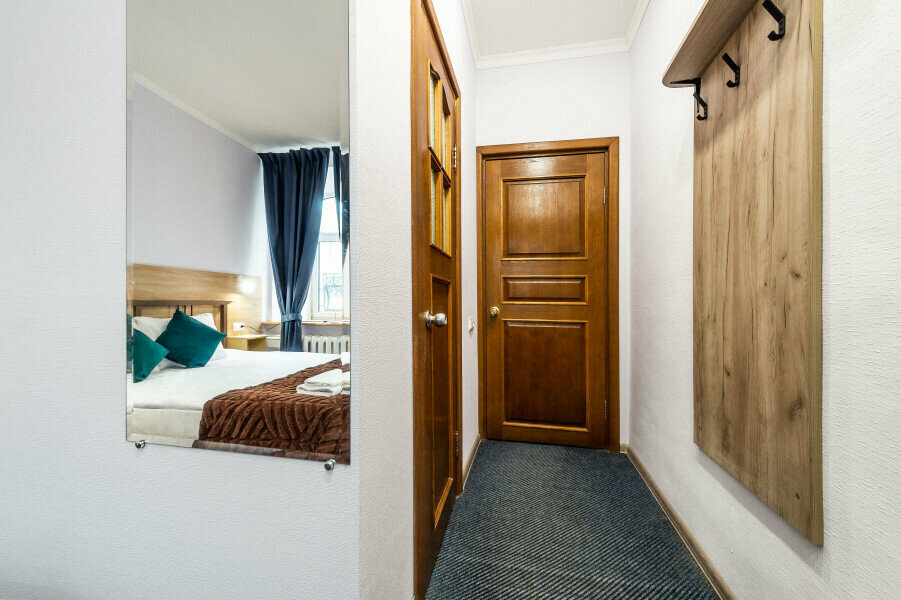 Двухместная комната "Комфорт" с 1 двуспальной кроватью и с собственной ванной комнатой