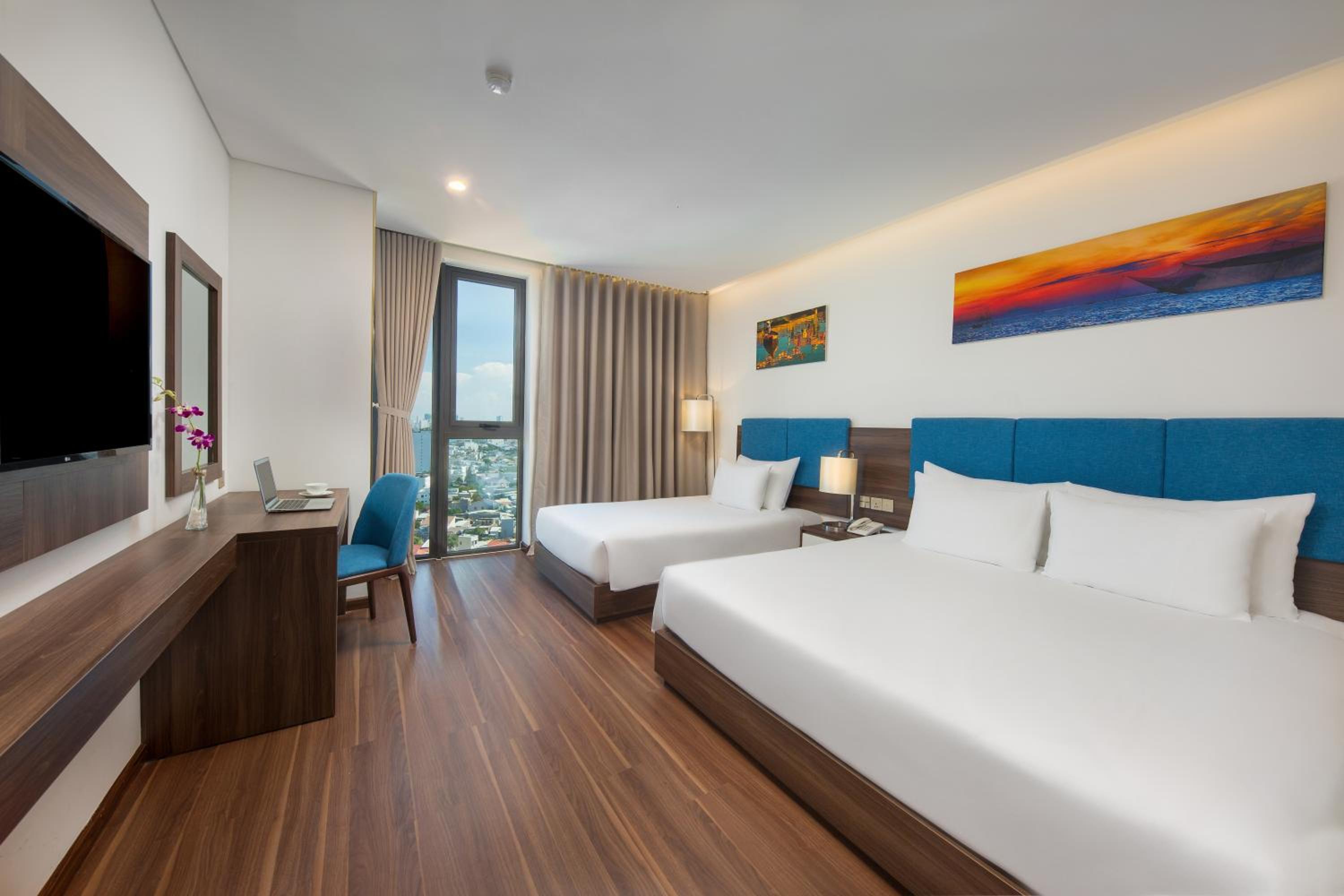 Triple Room with City View