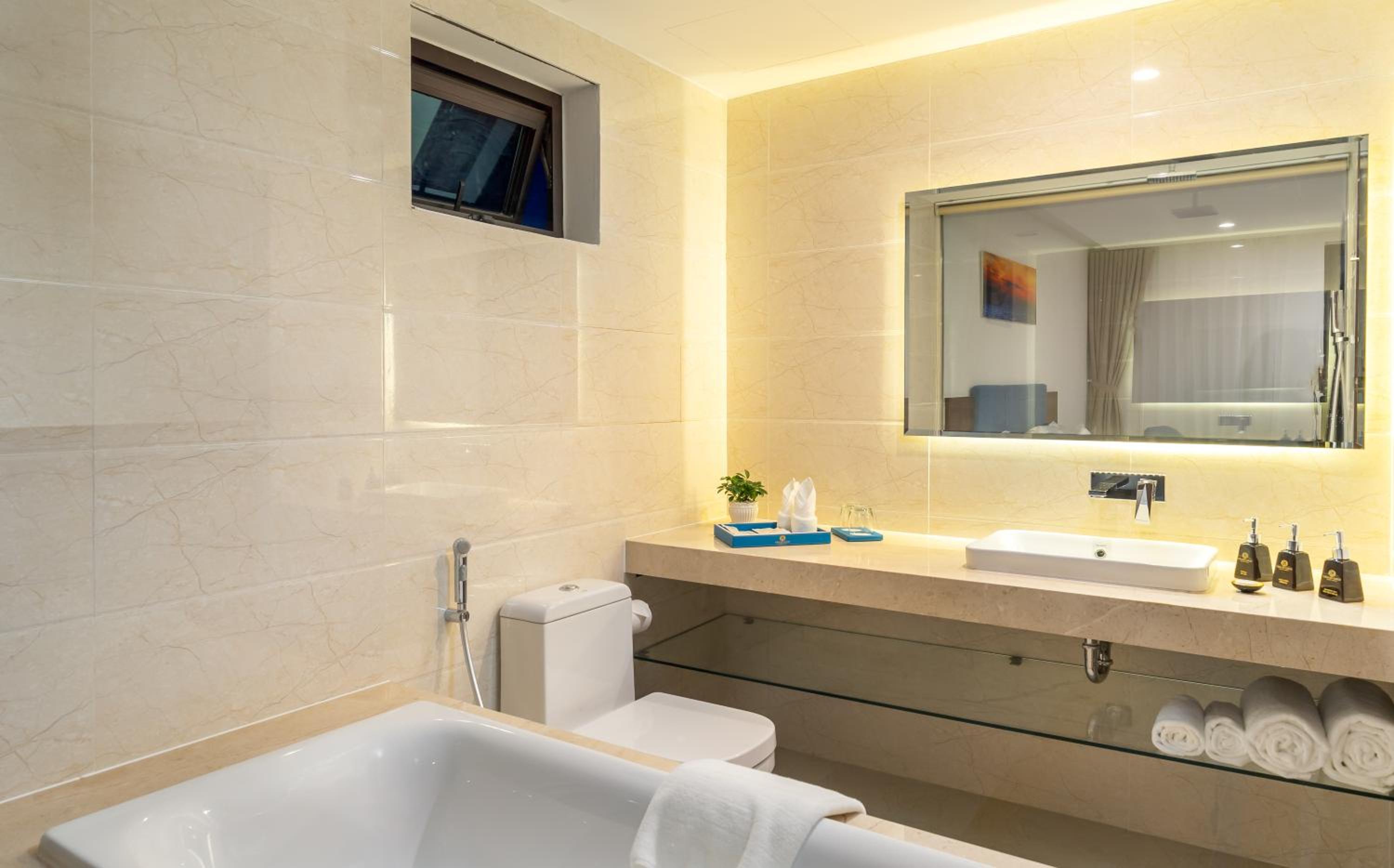 Triple Room with City View