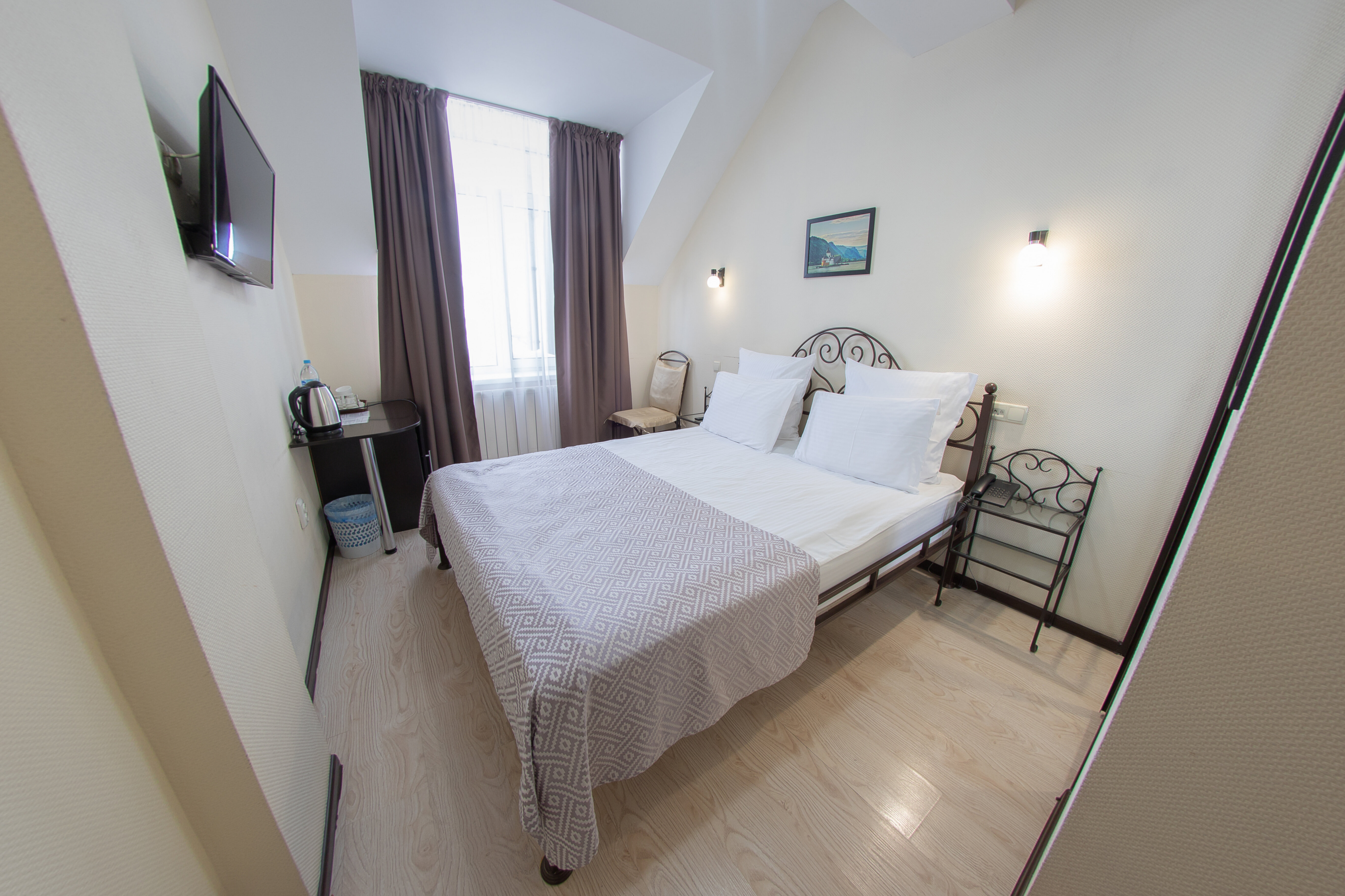 Небольшой двухместный номер с 1 кроватью