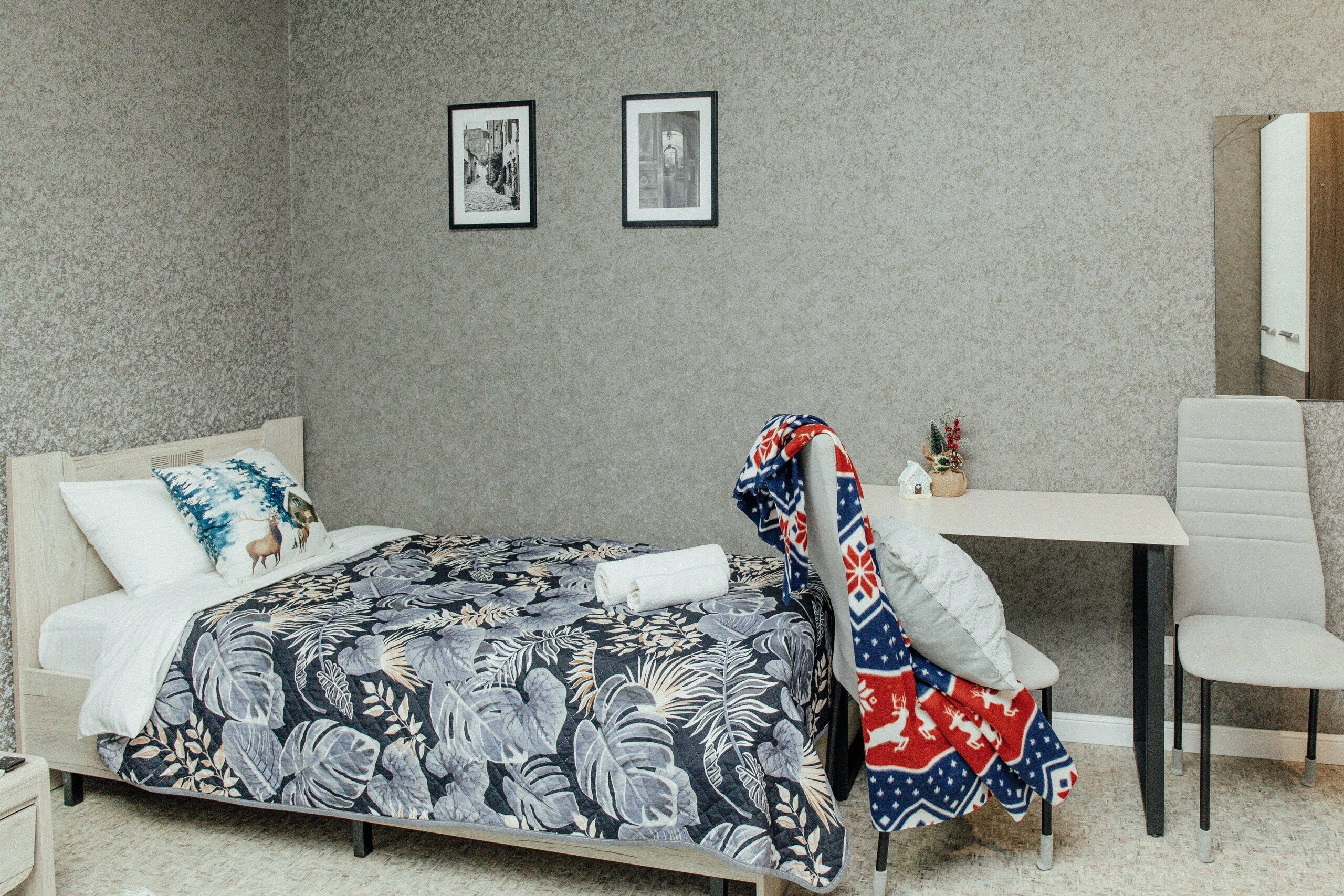 Трехместный номер с собственной ванной комнатой