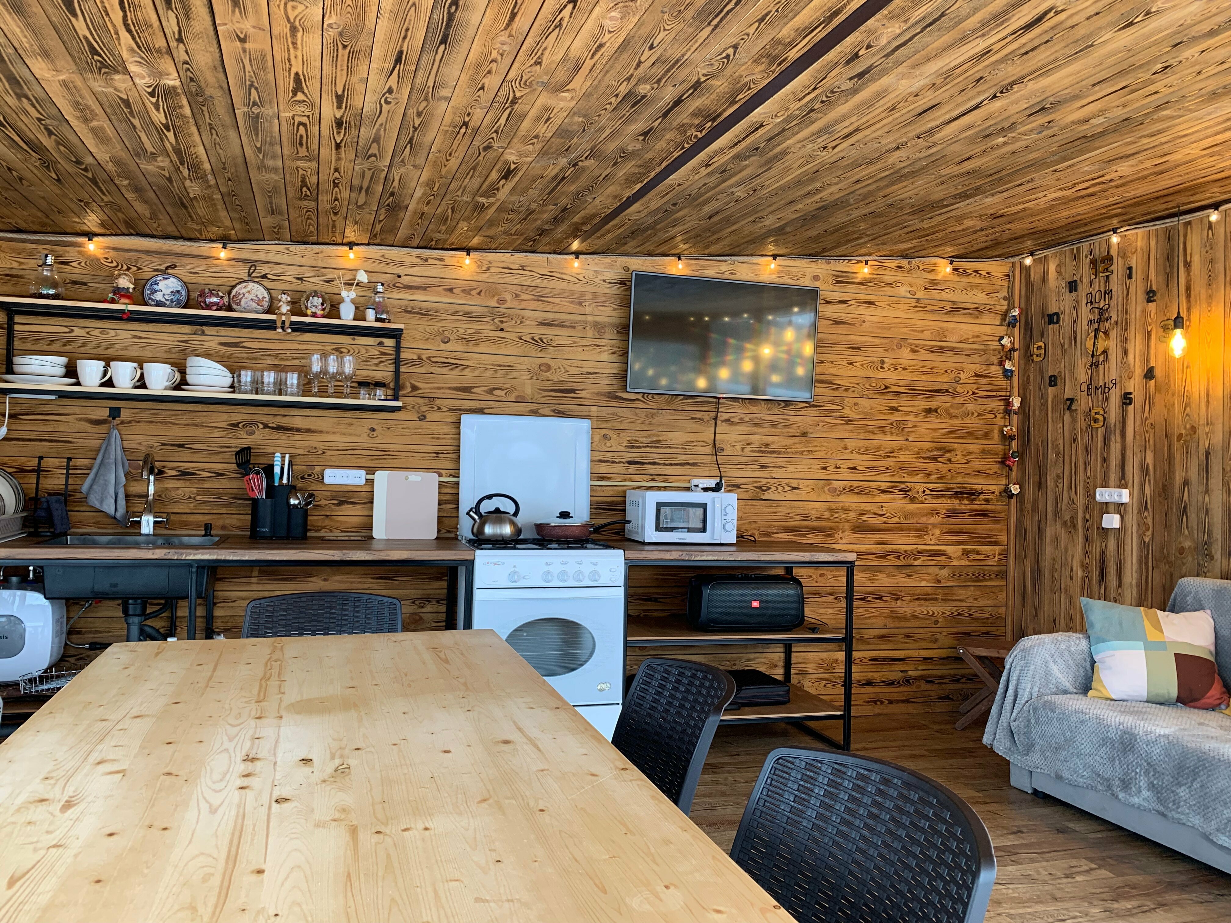 Домик с видом на лес