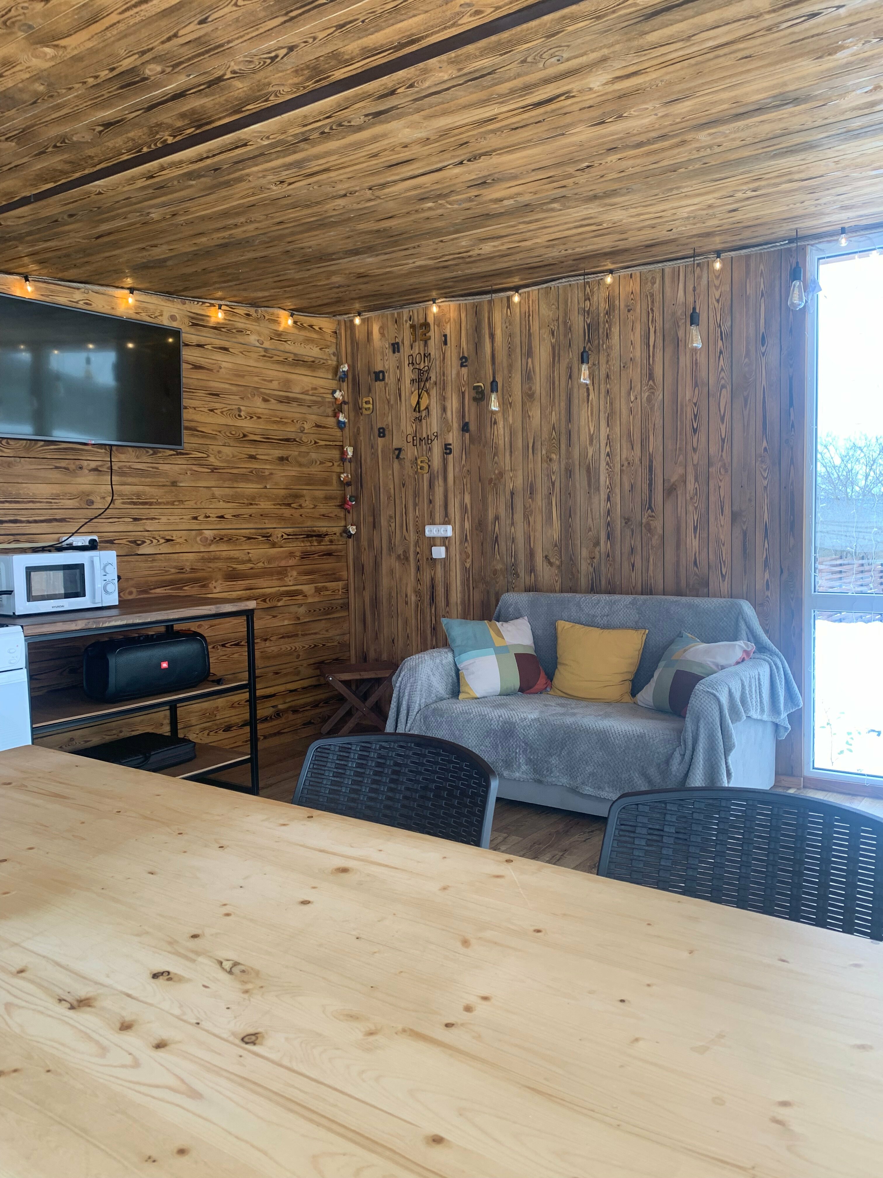 Домик с видом на лес