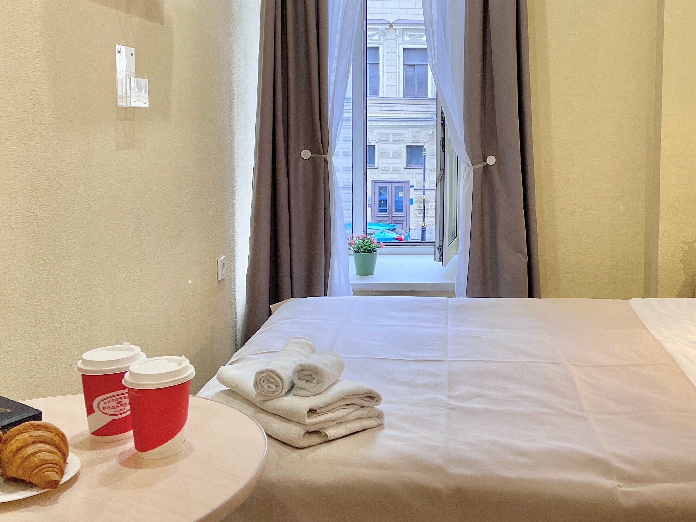 Улучшенный номер с кроватью размера «queen-size»