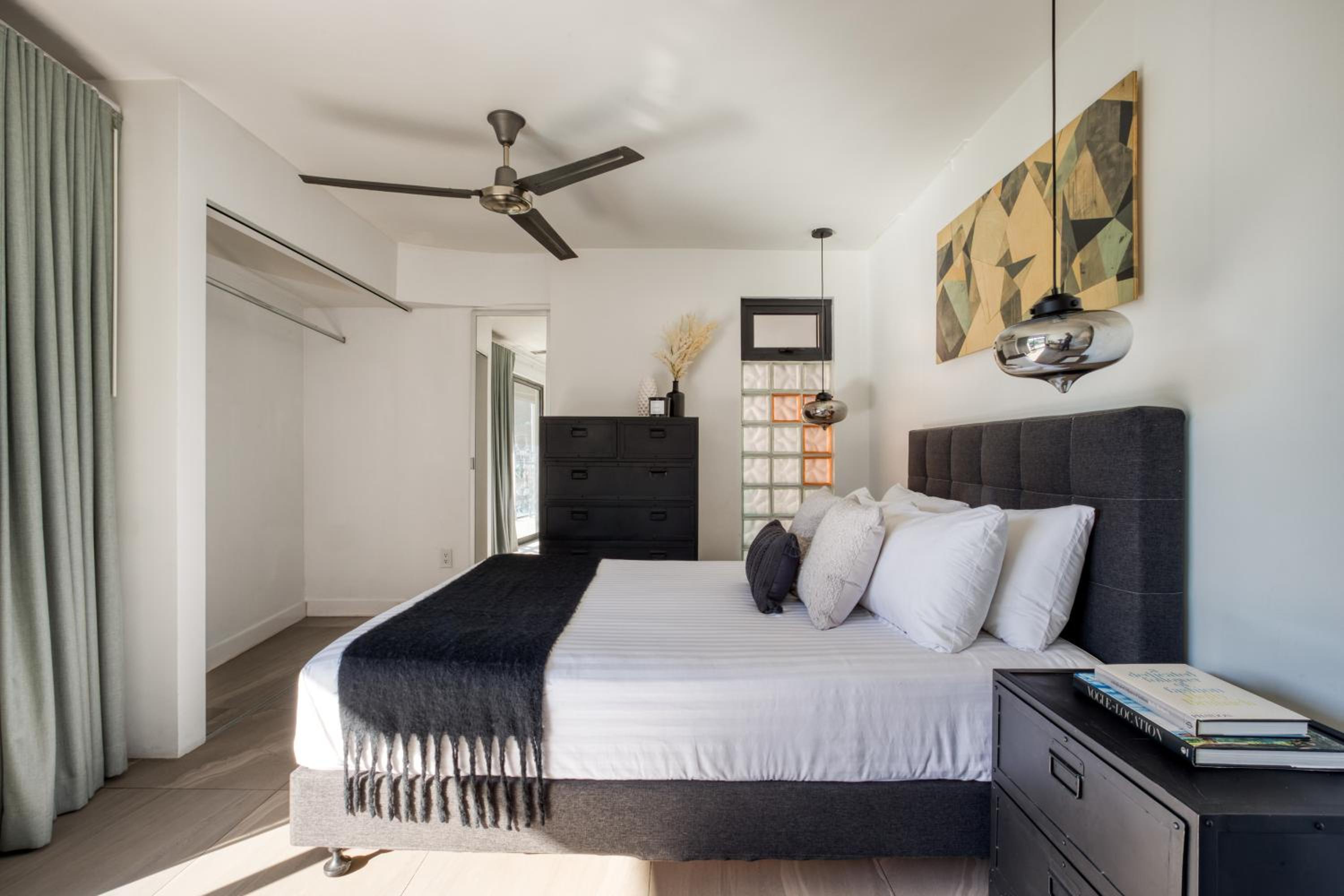 2 Queen Beds, 2 Bedroom Apartment, Balcony