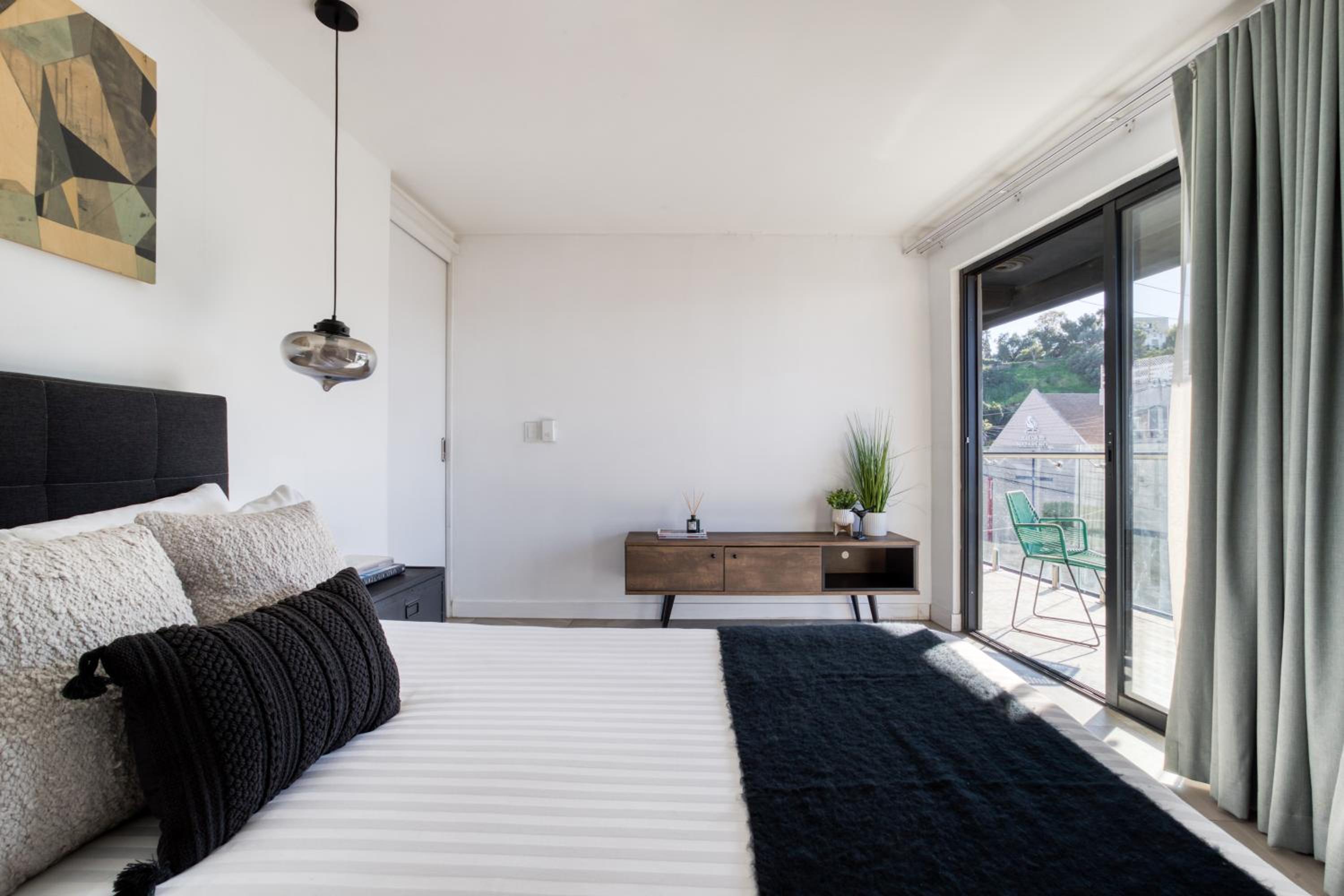 2 Queen Beds, 2 Bedroom Apartment, Balcony