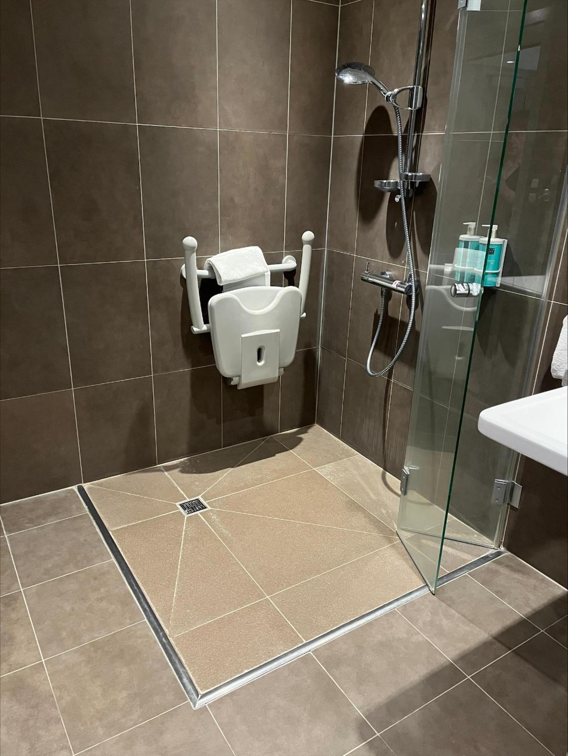 Superior Double Room - Mobility Accessible 