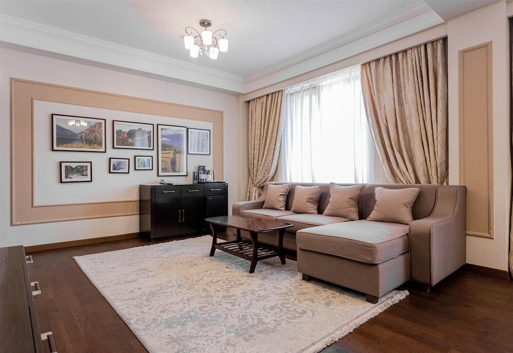 Family Suite, Multiple Beds, Non Smoking (Living Room;with Sofabed)