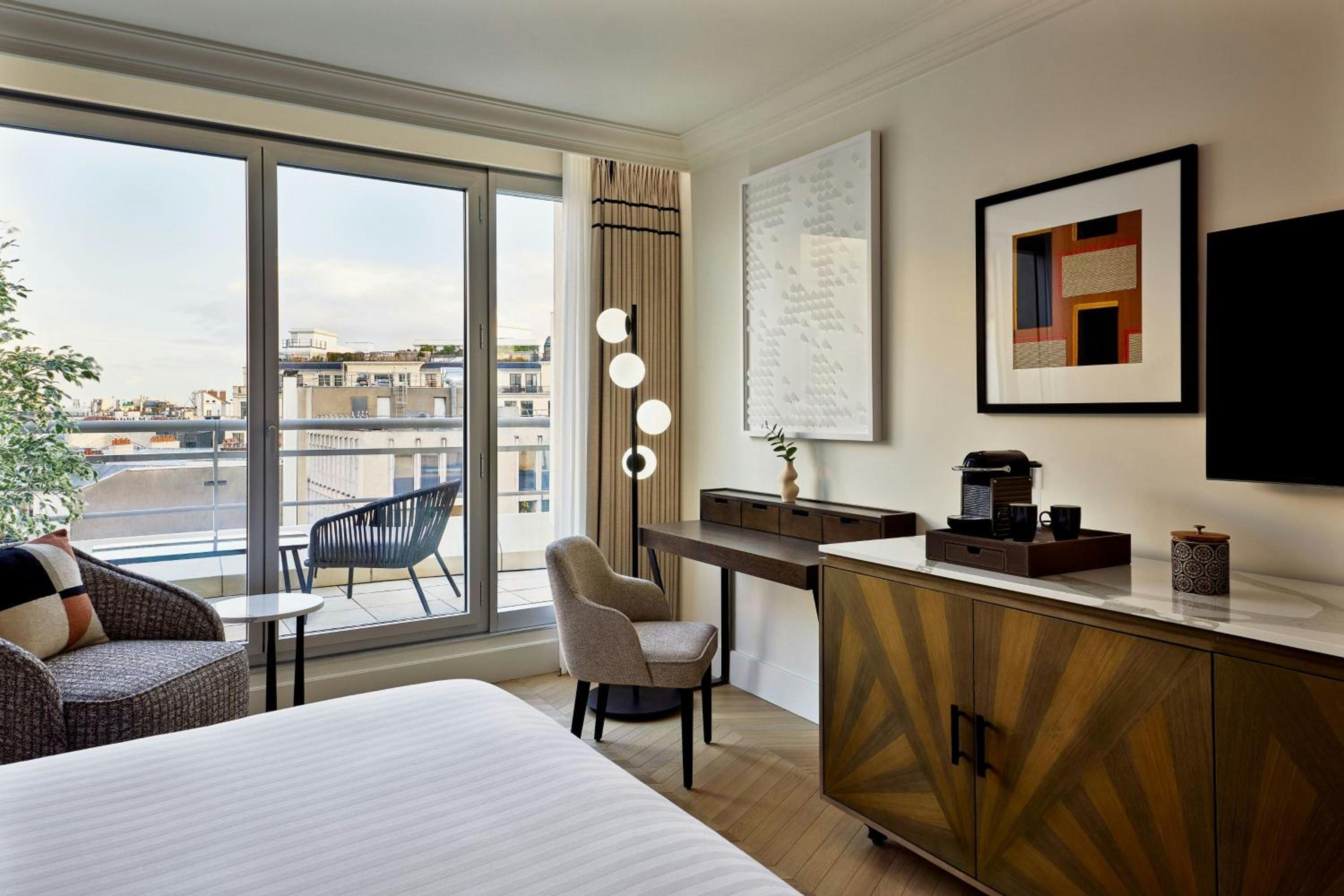 King Room with Terrace City View