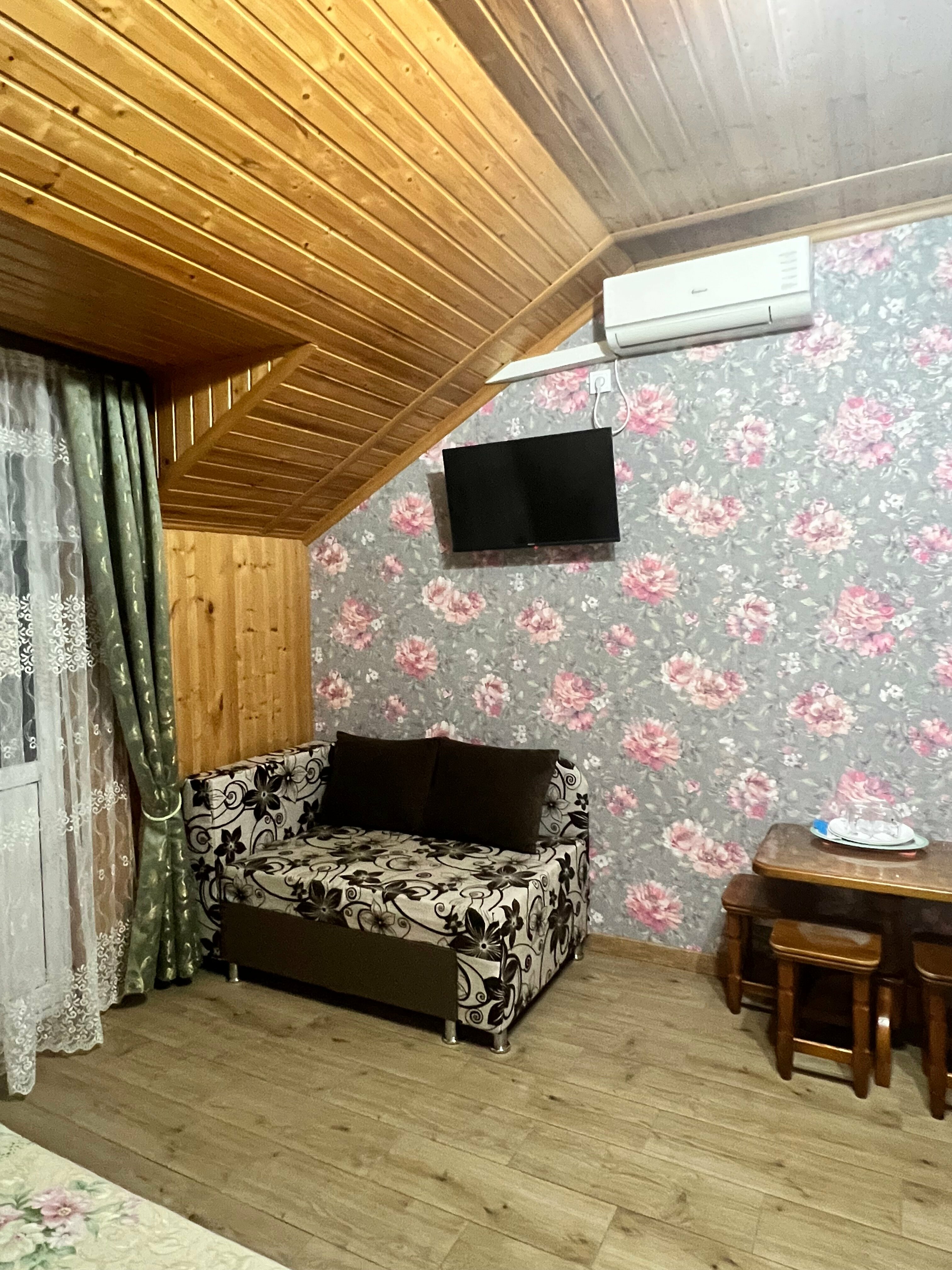 Четырехместный номер с балконом