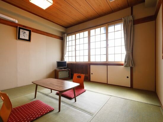 Standard Japanese-Style Room with 8 Tatami