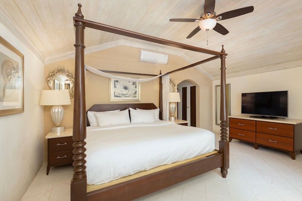 Luxury Room, 1 King Bed, Balcony, Ocean View