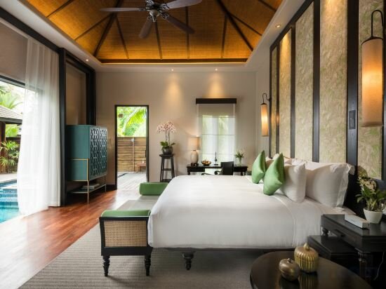 Lagoon Pool Villa