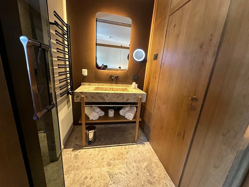 Junior Studio Suite, Balcony, Mountain View