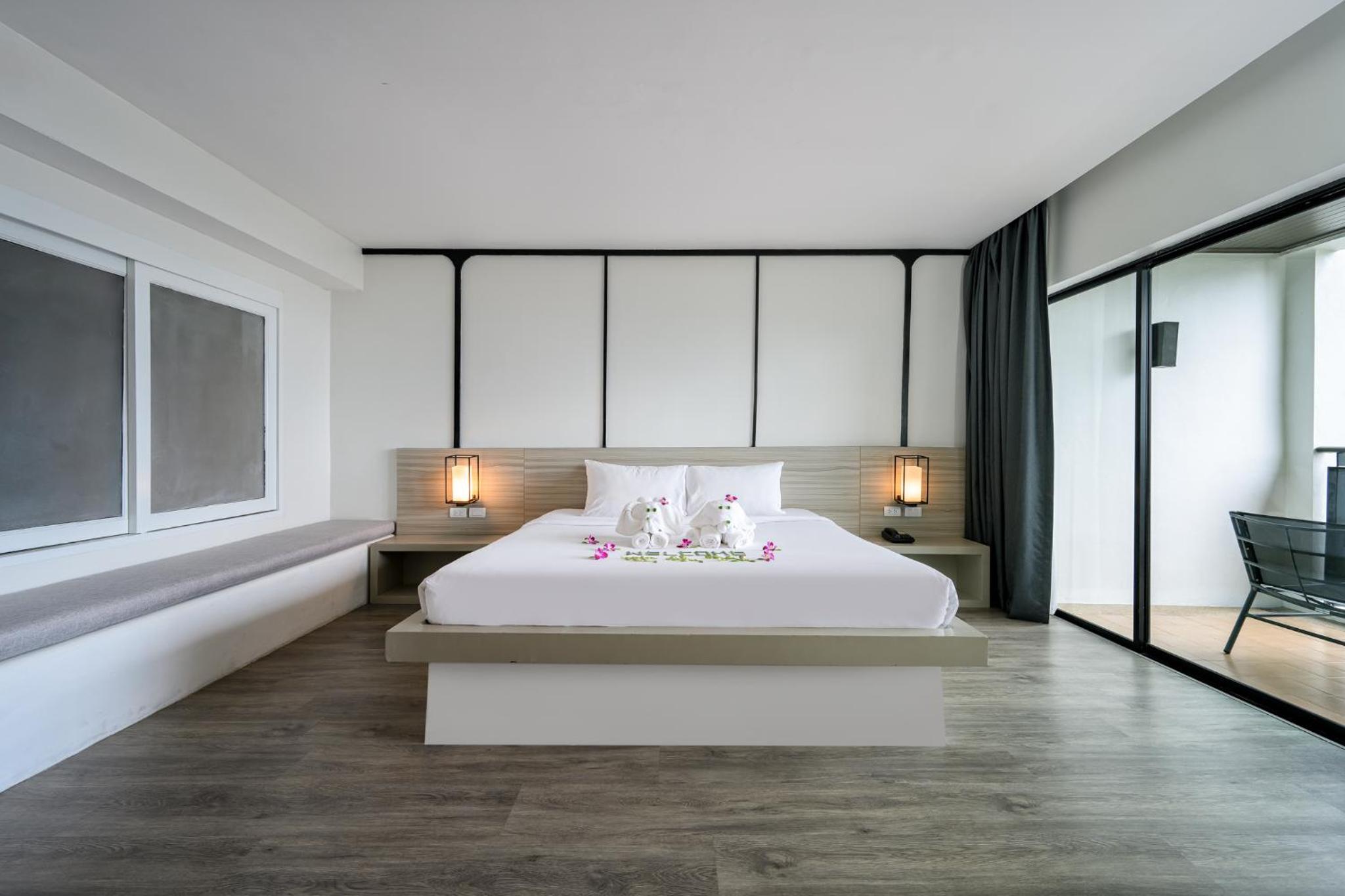 Premium Deluxe (King Bed)