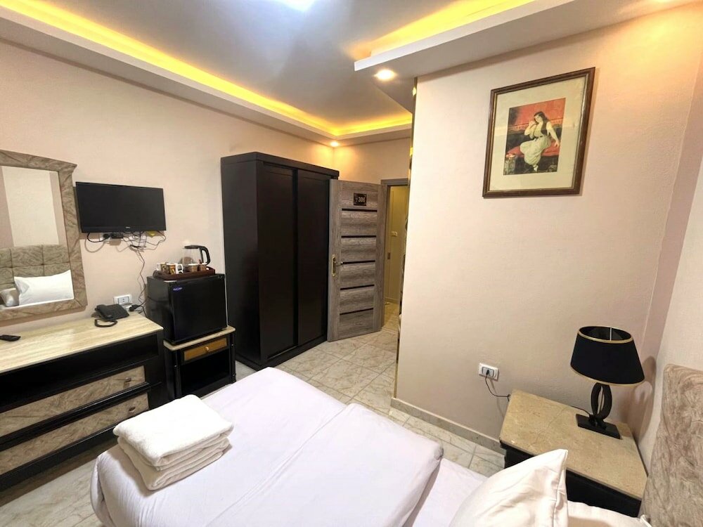 Deluxe Single Room, Pool View