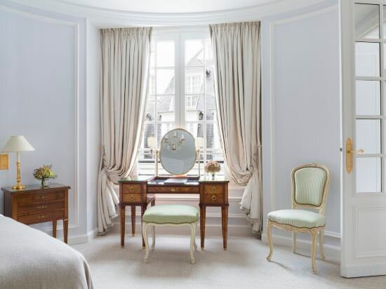 Saint-Honoré Suite