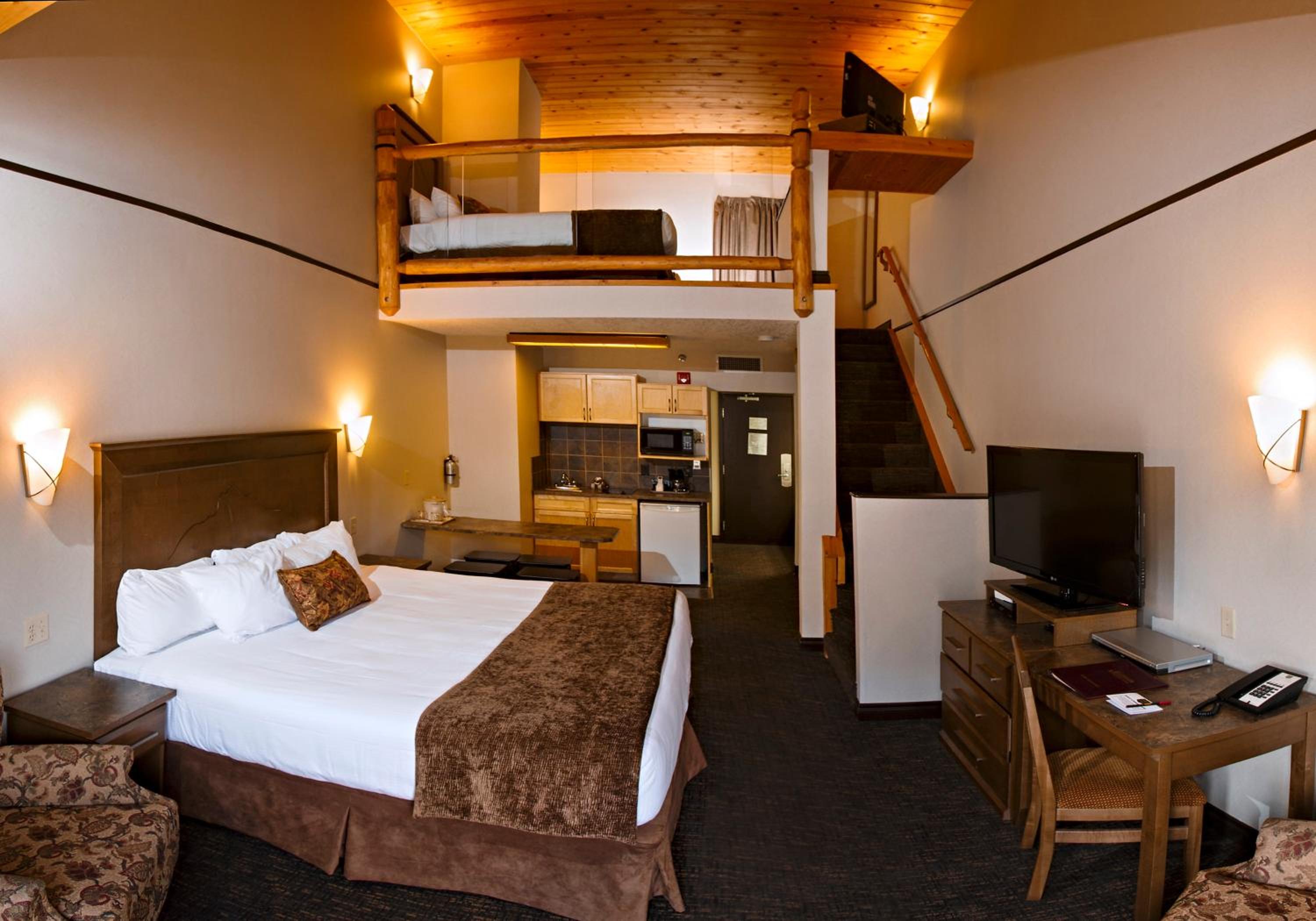 Loft Suite King, Two Twin