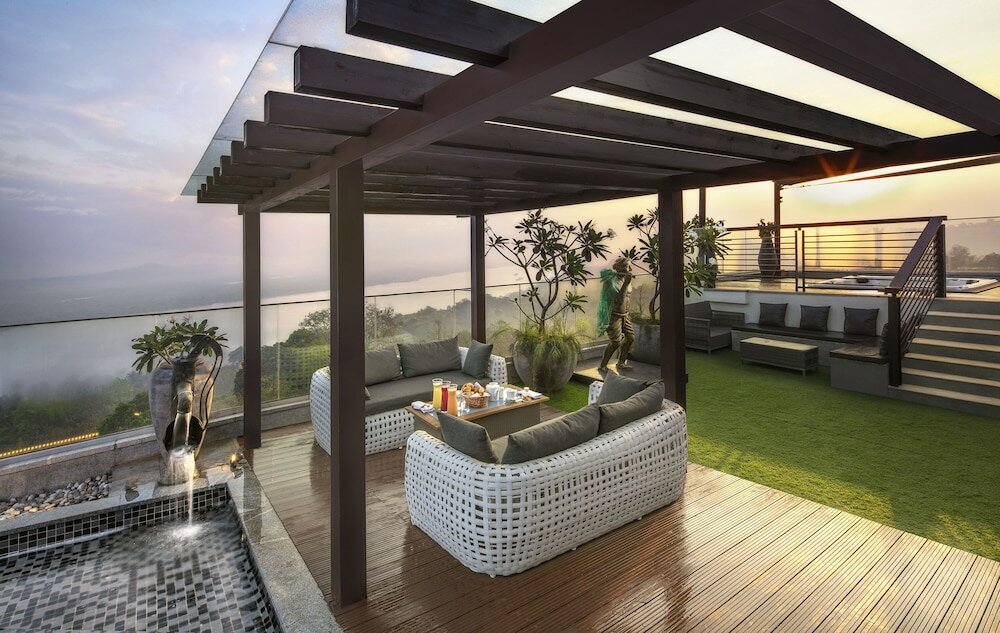 Presidential Suite, River View
