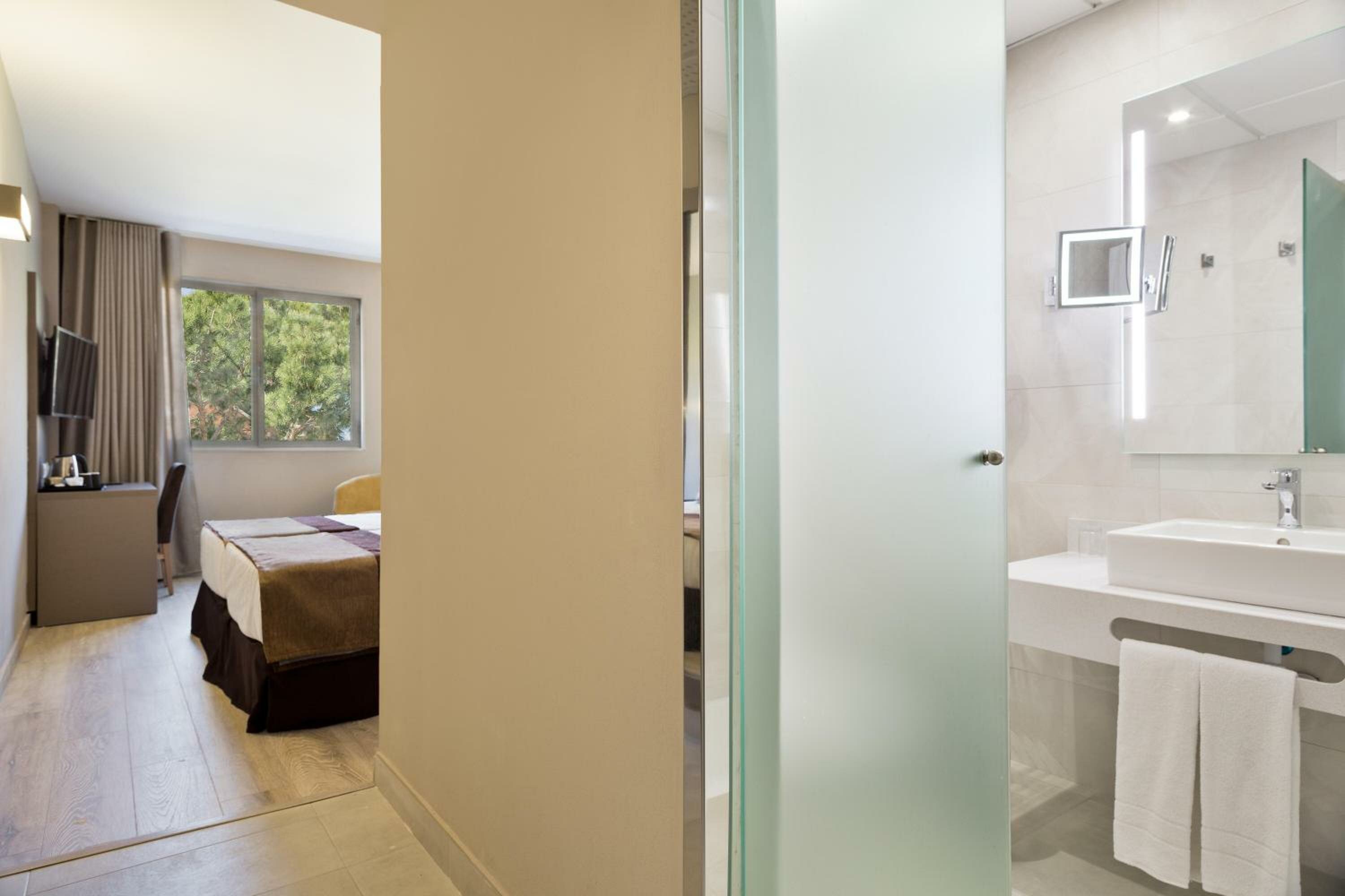Business Double Room with Garden View