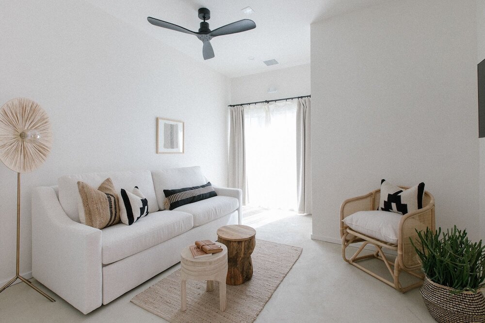 Suite, 1 King Bed with Sofa bed, Bathtub, Poolside