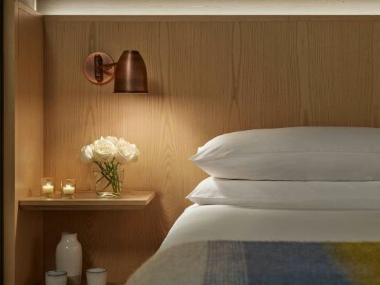 Bed In Deluxe Room, 2 Double Queen Beds, Non Smoking, Harbor View (Mixed Gender)