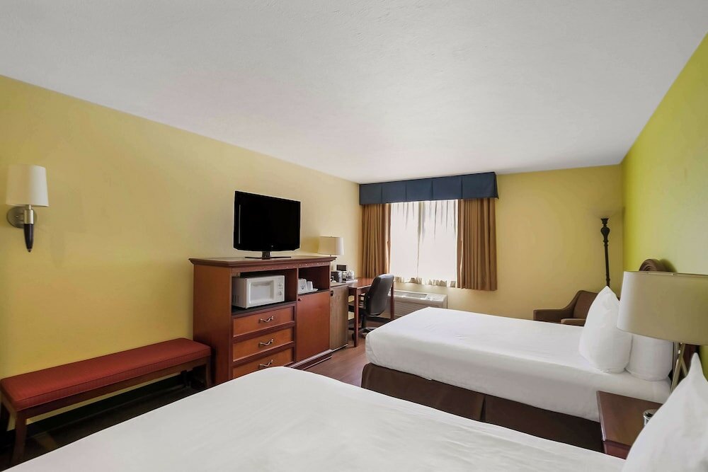 Room, 2 Queen Beds, Non Smoking