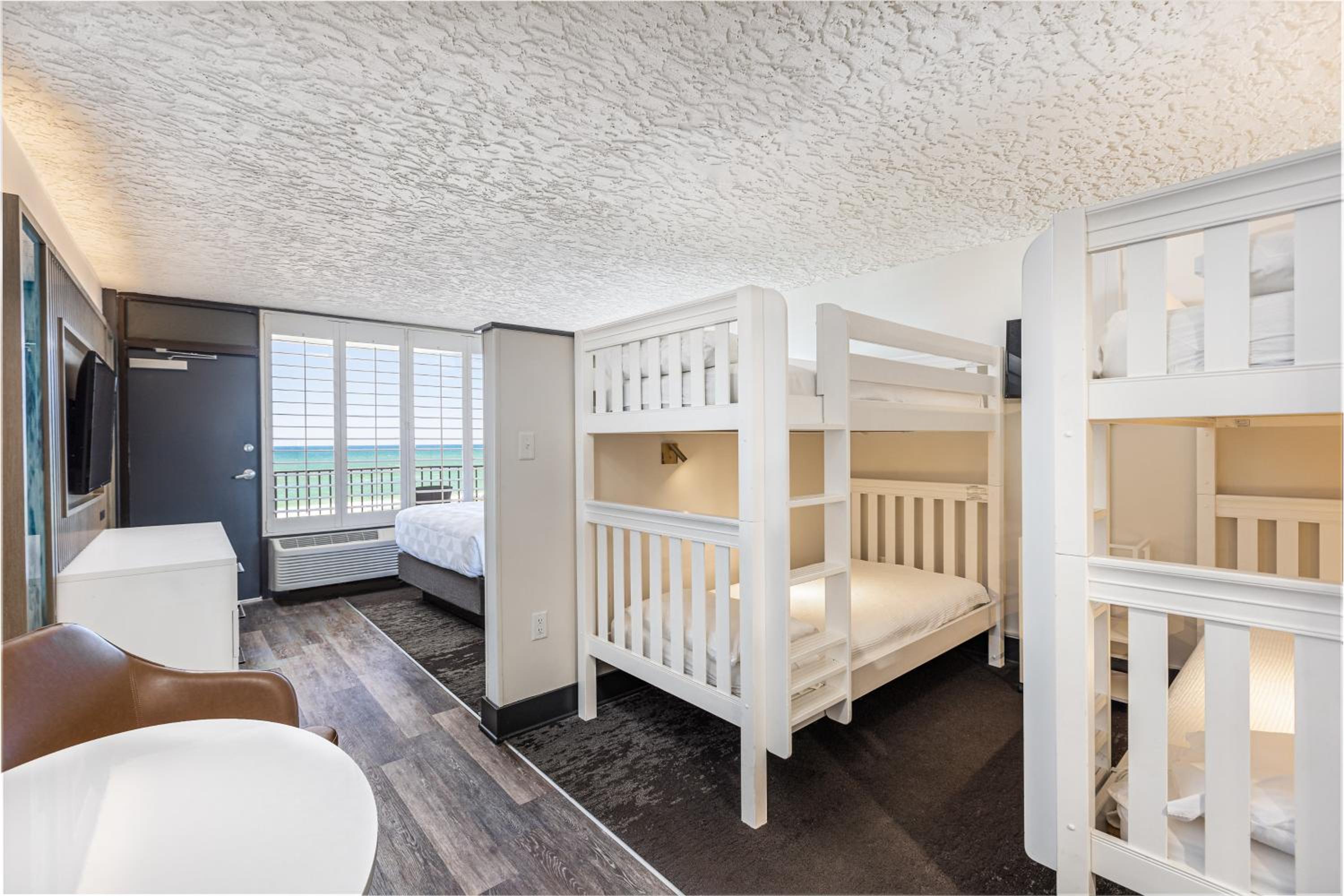 Queen Room with 2 Bunk Beds Oceanfront