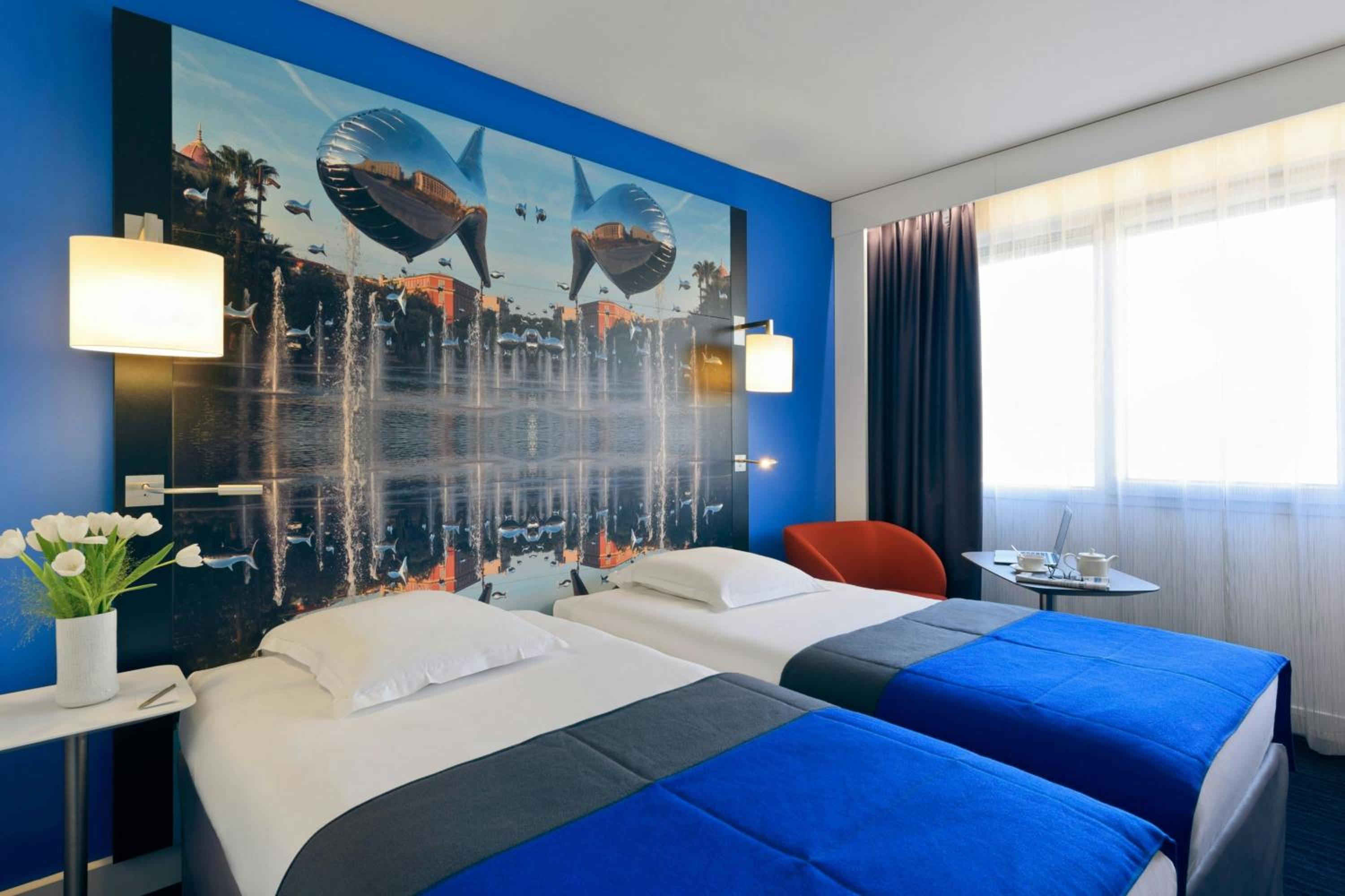 Classic Twin Room with City View