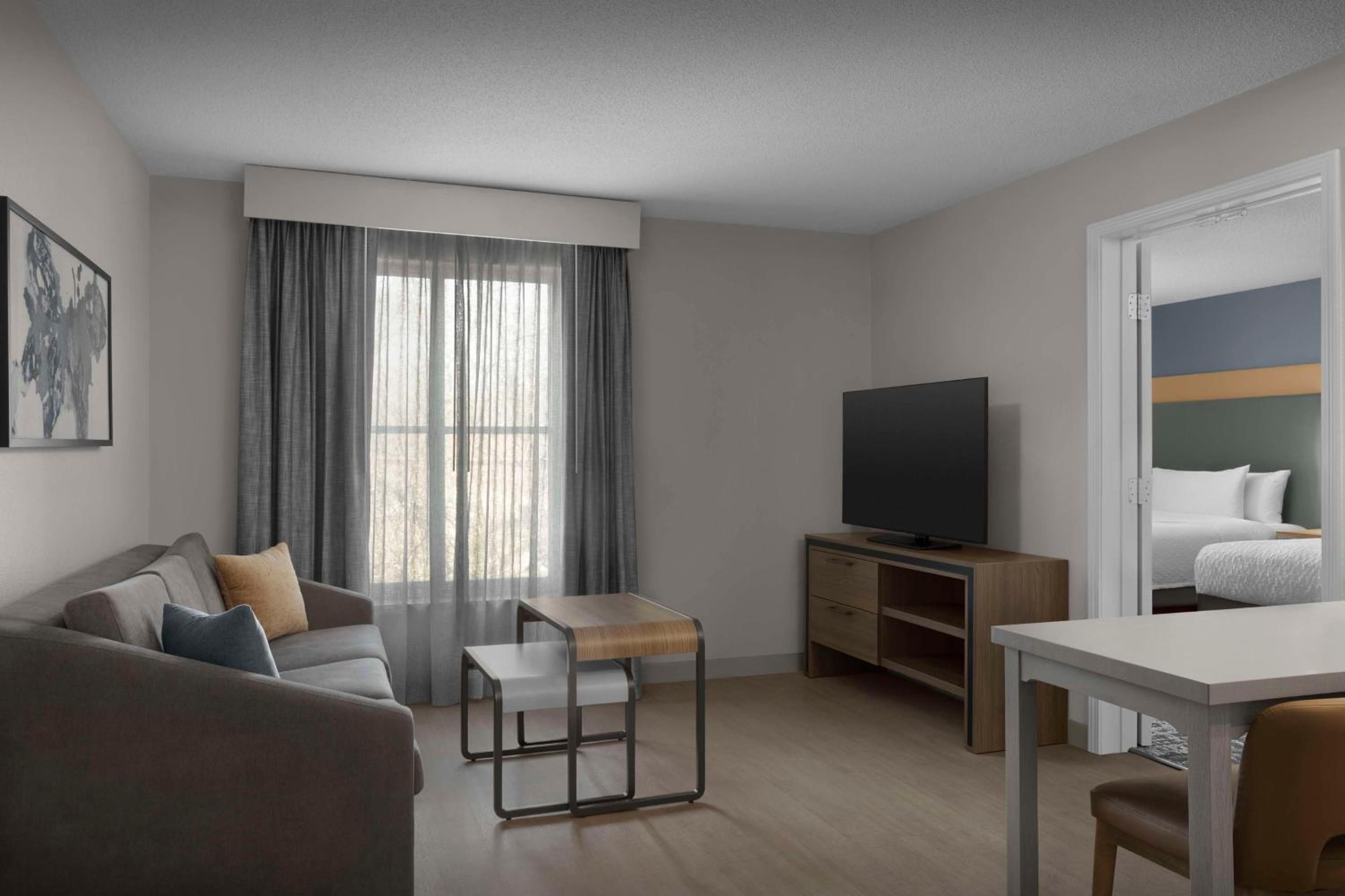 One-Bedroom Queen Suite with Two Queen Beds