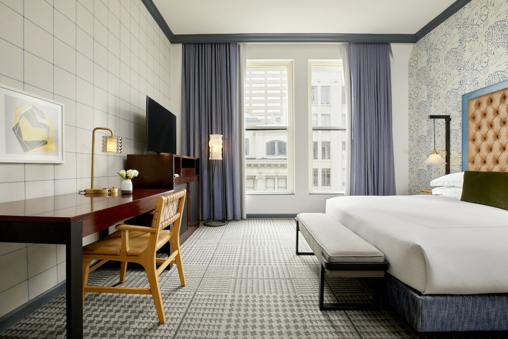 Room, 1 King Bed (Freestanding Bath)