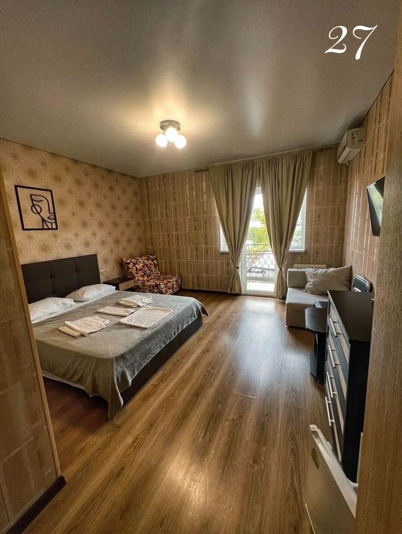 Четырехместный номер с балконом