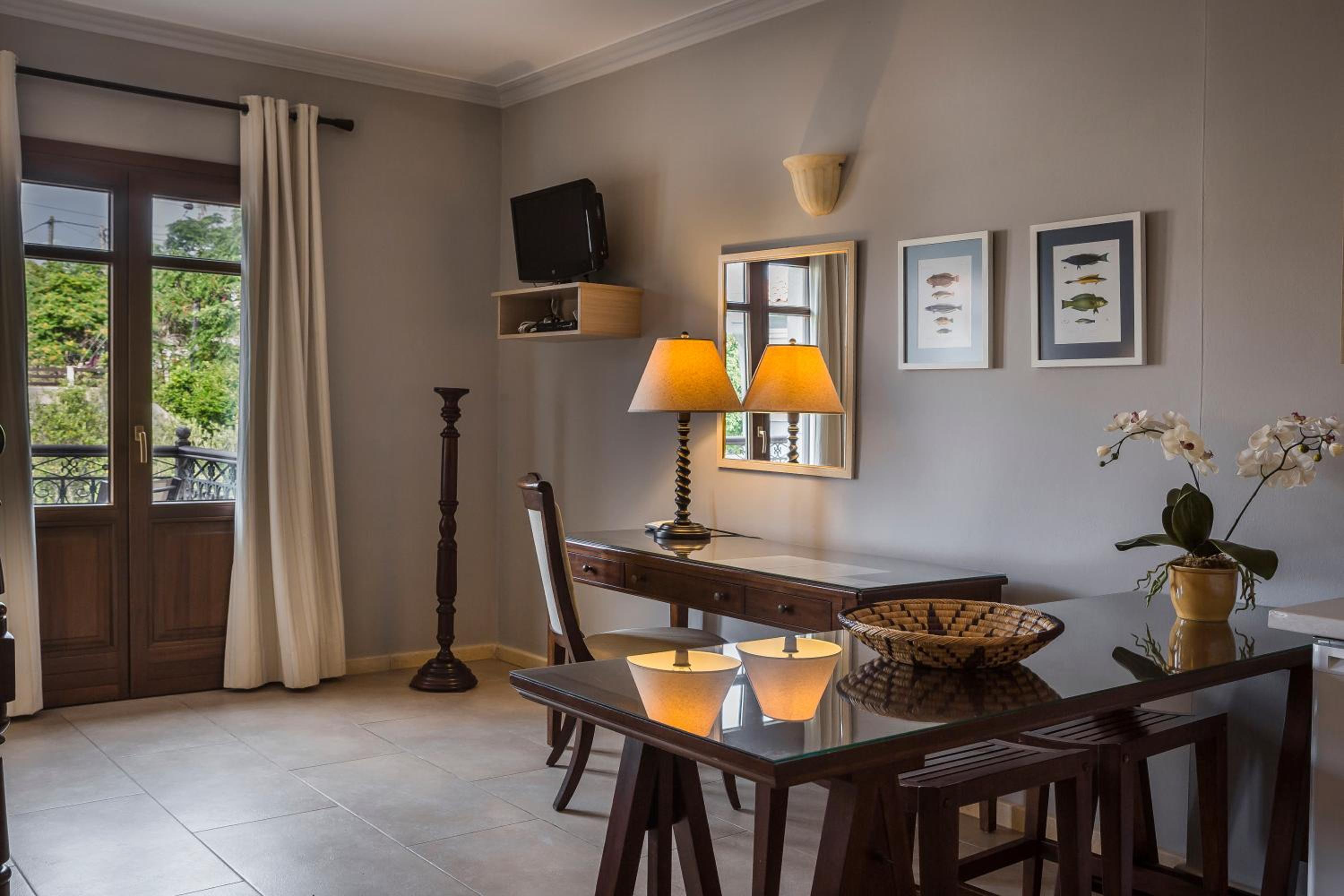 Superior Suite with Courtyard View - 107