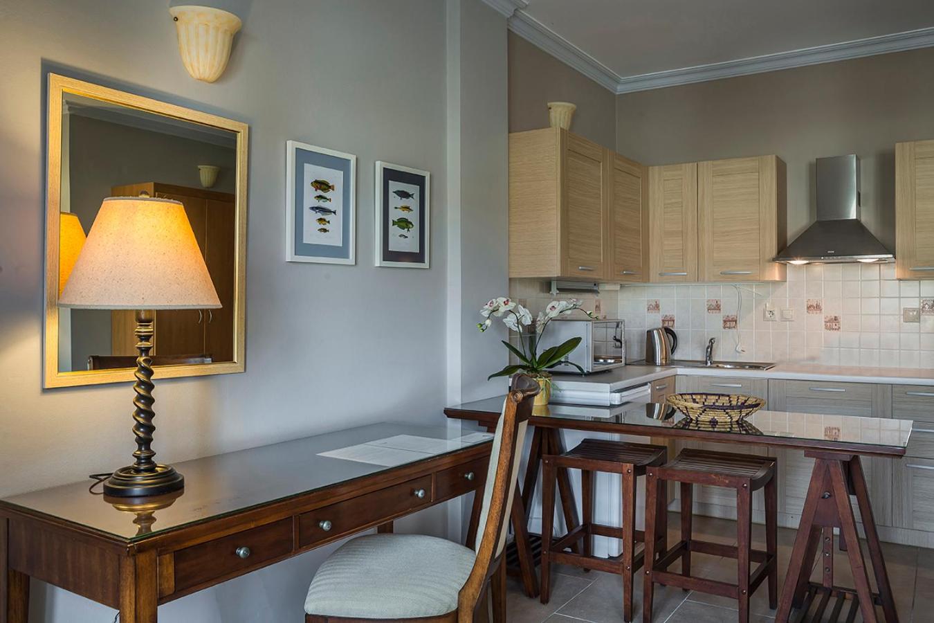 Superior Suite with Courtyard View - 107