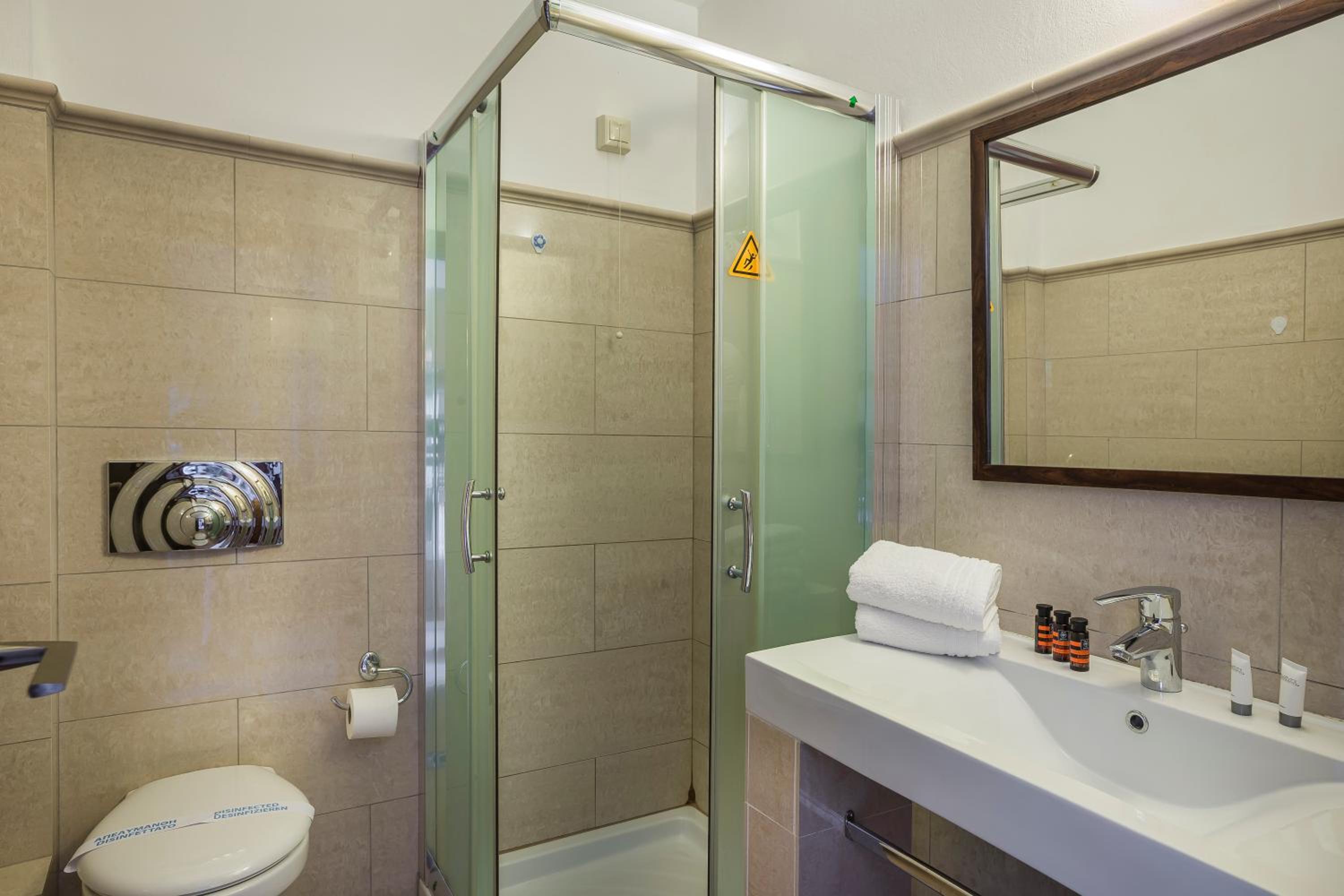 Superior Suite with Courtyard View - 107